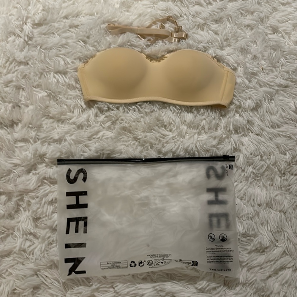 Strapless bra (with straps)